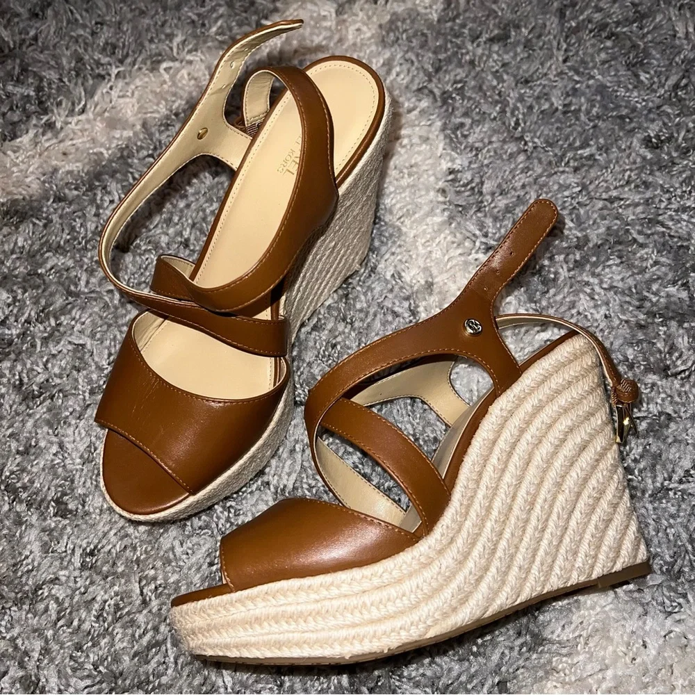 Michael Kors Platform - Picture 11 of 11